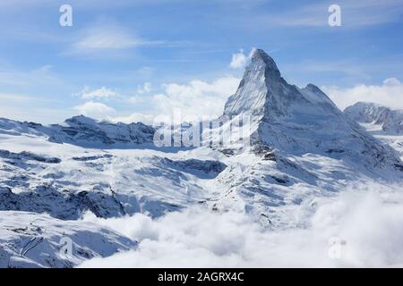 Vue sur le Cervin depuis le sommet du Rothorn. Alpes Suisse, Valais, Suisse. Banque D'Images