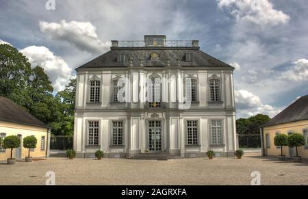 Palais de Falkenlust. Brühl, Allemagne, Europe. Banque D'Images