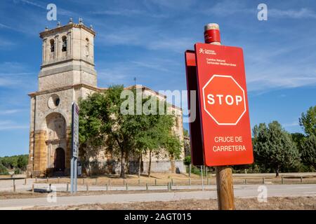 Camino Natural Santander Mediterraneo, Ermita de la Virgen de la Blanca, renacentista, SIGLO XVIII ,Cabrejas del Pinar, Soria, Comunidad Autónoma de Castilla, l'Espagne, l'Europe. Banque D'Images