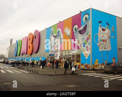 Le centre commercial Jumbo. Magasin de jouets. Grand panneau, le logo de Jumbo Store à Bucarest, Roumanie, 2019 Banque D'Images