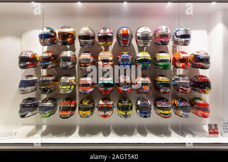 Fernando Alonso Museum, Llaneras, Espagne - 18 avril, 2019 Collection : casque de Fernando Alonso. Pendant des années, Fernando Alonso a échangé ses casques wifi Banque D'Images