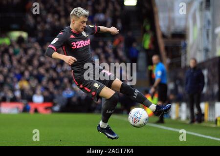 Londres, Royaume-Uni. Dec 21, 2019. Ezgjan Alioski de Leeds United en action. Match de championnat Skybet EFL, Fulham v Leeds Utd à Craven Cottage, à Londres, le samedi 21 décembre 2019. Cette image ne peut être utilisé qu'à des fins rédactionnelles. Usage éditorial uniquement, licence requise pour un usage commercial. Aucune utilisation de pari, de jeux ou d'un seul club/ligue/dvd publications. pic par Steffan Bowen/Andrew Orchard la photographie de sport/Alamy live news Crédit : Andrew Orchard la photographie de sport/Alamy Live News Banque D'Images