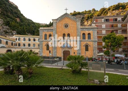 Église de San Francesco, Maiori, Côte d'Amalfi, Salerne, Campanie, Italie Banque D'Images