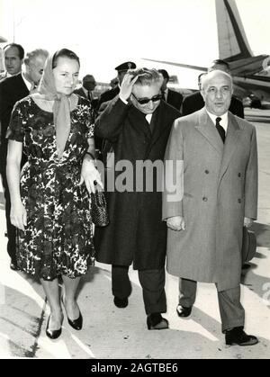 Les politiciens italiens PM Amintore Fanfani et Giovanni Leone avec l'épouse de Fanfani, Rome, Italie 1961 Banque D'Images