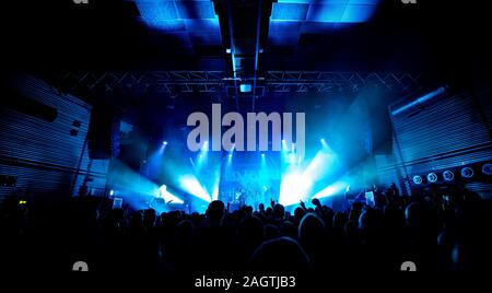 Copenhague, Danemark. 20, décembre 2019. Le groupe de folk metal suisse Eluveitie effectue un concert live à Amager Bio à Copenhague. (Photo crédit : Gonzales Photo - Nikolaj Bransholm). Banque D'Images