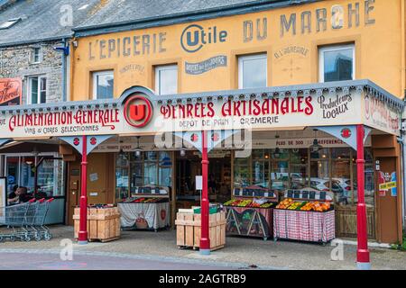 Style à l'ancienne façade du magasin dans Barneville Carteret, Normandie Banque D'Images