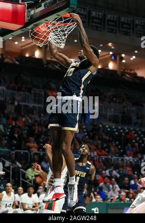 Coral Gables, en Floride, aux Etats-Unis. Dec 21, 2019. Coppin State Eagles guard Koby Thomas (10) marque contre les Hurricanes de Miami au cours de la NCAA men's match de basket-ball au centre Watsco à Coral Gables, en Floride. Miami a gagné 91-60. Mario Houben/CSM/Alamy Live News Banque D'Images