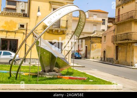 24 juin 2018 - Grammichele, Sicile, en Italie. L'une des nombreuses statues dans le coeur d'une jolie ville en Sicile, Italie. Banque D'Images