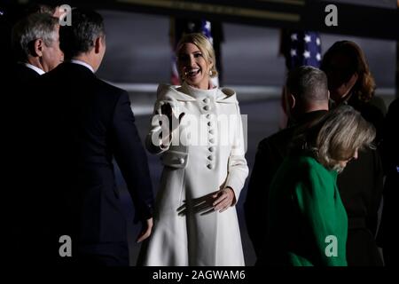 Première fille et conseiller du président Ivanka Trump arrive avant au président des États-Unis, Donald J. Trump faire des observations et de la signature, le S.1790 National Defense Authorization Act pour l'année fiscale 2020 à Joint Base Andrews à Suitland, Maryland le Vendredi, Décembre 20, 2019.Crédit : Yuri Gripas/piscine par CNP /MediaPunch Banque D'Images