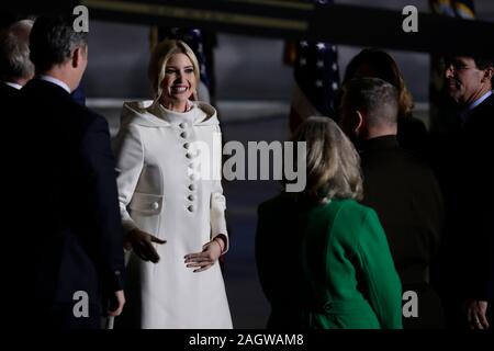 Première fille et conseiller du président Ivanka Trump arrive avant au président des États-Unis, Donald J. Trump faire des observations et de la signature, le S.1790 National Defense Authorization Act pour l'année fiscale 2020 à Joint Base Andrews à Suitland, Maryland le Vendredi, Décembre 20, 2019.Crédit : Yuri Gripas/piscine par CNP /MediaPunch Banque D'Images