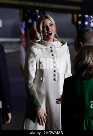 Première fille et conseiller du président Ivanka Trump arrive avant au président des États-Unis, Donald J. Trump faire des observations et de la signature, le S.1790 National Defense Authorization Act pour l'année fiscale 2020 à Joint Base Andrews à Suitland, Maryland le Vendredi, Décembre 20, 2019.Crédit : Yuri Gripas/piscine par CNP /MediaPunch Banque D'Images