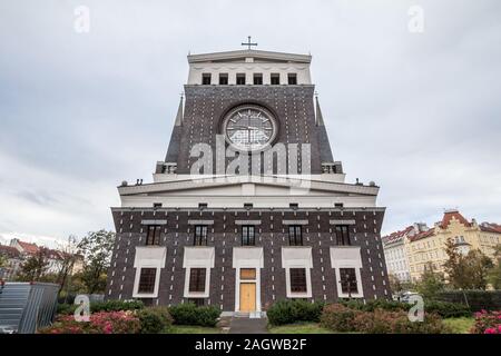 Nejsvetejsiho Kostel Volet Srdce de Prague, également appelée Église de la très sacré cœur de notre Seigneur. C'est une église catholique située à Zo Banque D'Images