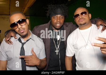 (L-R) Chanteur / Acteur Marques Houston, producteur Noel Fisher 'Détail' et directeur Chris Stokes sur l'ensemble de Marques Houston 'Corps' musique vidéo le 1 juillet 2009 à Los Angeles, Californie. Banque D'Images