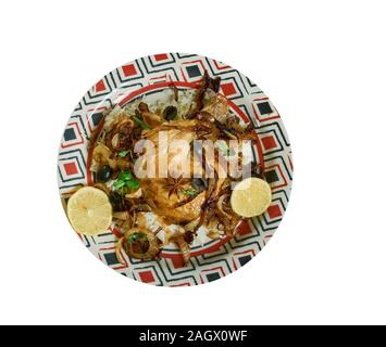 Poulet au citron sénégalais , Poulet Yassa africain populaire en Afrique de l'Ouest Banque D'Images