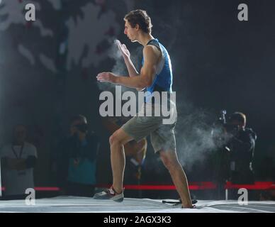 TOULOUSE, FRANCE - 28 NOV 2019 : Adam Ondra au cours de la qualification des hommes de l'Escalade Escalade Sports Tournoi de Qualification Olympique de combiné à Toulouse, France (Photo crédit : Mickael Chavet) Banque D'Images