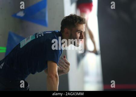 TOULOUSE, FRANCE - 28 NOV 2019 : Manuel Cornu au cours de la qualification des hommes de l'Escalade Escalade Sports Tournoi de Qualification Olympique de combiné à Toulouse, France (Photo crédit : Mickael Chavet) Banque D'Images