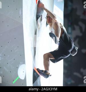 TOULOUSE, FRANCE - 28 NOV 2019 : William Bosi au cours de la qualification des hommes de l'Escalade Escalade Sports Tournoi de Qualification Olympique de combiné à Toulouse, France (Photo crédit : Mickael Chavet) Banque D'Images