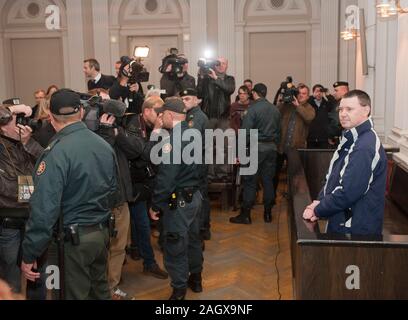 Real I.R.A états Michael Campbell qui se présentent au tribunal à Vilnius la tentative d'acheter des armes des agents de sécurité en 2007. Banque D'Images