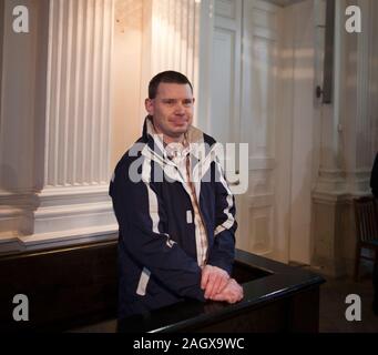 Real I.R.A états Michael Campbell qui se présentent au tribunal à Vilnius la tentative d'acheter des armes des agents de sécurité en 2007. Banque D'Images