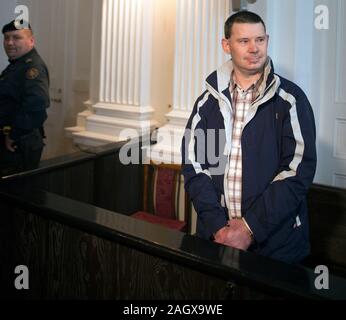 Real I.R.A états Michael Campbell qui se présentent au tribunal à Vilnius la tentative d'acheter des armes des agents de sécurité en 2007. Banque D'Images