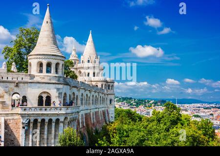 BUDAPEST, HONGRIE - 28 JUL 2019 : du Bastion des pêcheurs sur la colline du château de Budapest, Hongrie Banque D'Images