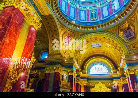 BUDAPEST, HONGRIE - 29 juil 2019 : Intérieur de la basilique Saint-Étienne à Budapest, Hongrie Banque D'Images