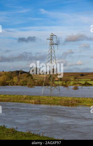 Lewes UK 22 décembre 2019 - champs inondés et des terres agricoles à Lewes dans le Sussex de l'Est après la pluie tombée pendant la nuit en plus de météo et des avertissements ont été émis en Grande-Bretagne après des jours de pluie continuelle Crédit : Simon Dack / Alamy Live News Banque D'Images