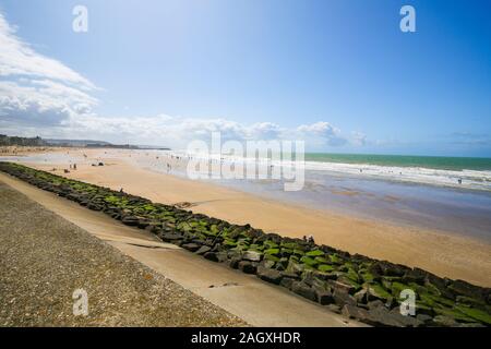 La plage à Trouville-Sur-Mer, département du Calvados, Normandie, une célèbre attraction touristique dans le Nord de la France. Banque D'Images