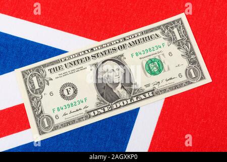 US $1 billets / factures & Union Jack. Pour l'US Dollar exchange rate concept, l'économie des Etats-Unis, US UK exportations, balance des paiements US UK, US Maison de l'argent. Banque D'Images