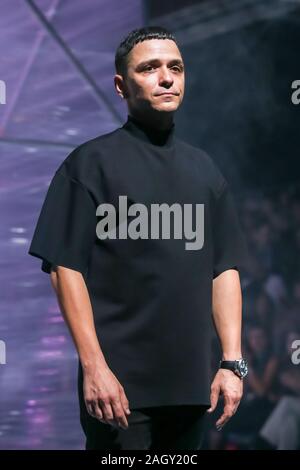 Zagreb, Croatie - le 26 octobre 2019 : Un designer de mode nommé Spirit par T.B sur les podiums à la mode bipa.hr fashion show à Zagreb, Croatie. Banque D'Images