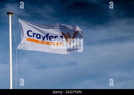 Yapton, West Sussex, UK, le 22 décembre 2019. Maison Crayfern flag en dehors de leur nouveau cinq acres en développement Yapton. Banque D'Images