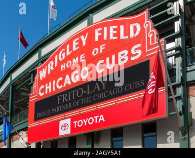 Le chapiteau à l'extérieur de Wrigley Field, Chicago, Illinois, États-Unis Banque D'Images