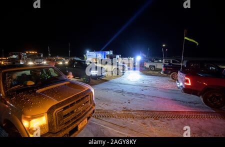 White Sands, United States. 22 Décembre, 2019. Préparer les équipes au sol pour l'atterrissage du Boeing CST-100 sonde Starliner suite à un test en vol orbital abrégée au White Sands Missile Range, 22 décembre 2019 à White Sands, au Nouveau Mexique. Le Starliner Boeing n'a pas d'engins spatiaux avec dock la Station spatiale internationale en raison d'une défaillance de l'horloge interne et est retourné au début de la Terre. Credit : NASA/Bill Ingalls/Alamy Live News Banque D'Images