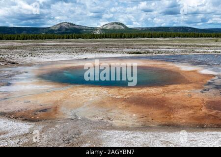 Midway geyser basin Piscine Opale à Parc National de Yellowstone, Wyoming, USA
