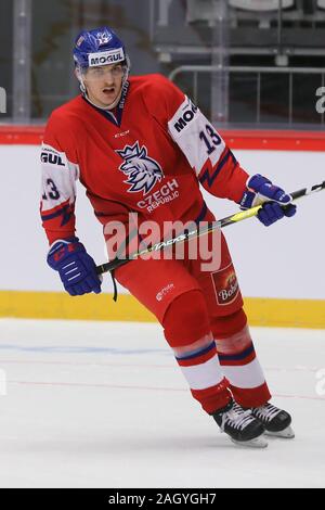 Trinec, République tchèque. Dec 22, 2019. Jakub Lauko (CZE) dans un match préliminaire La République tchèque contre la Slovaquie avant le championnat mondial junior 2020 Championnat du Monde de Hockey sur glace, à Trinec, en République tchèque, le dimanche, Décembre 22, 2019. Crédit : Petr Sznapka/CTK Photo/Alamy Live News Banque D'Images