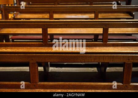 Bancs en bois dans la cathédrale de Durham, Royaume-Uni Banque D'Images
