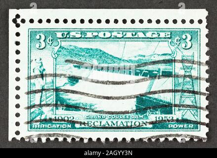 Bleu-vert 1952 3 cent US timbre-poste commémorant le 50e anniversaire de l'barrage Grand Coulee. Scott #  1009. Banque D'Images