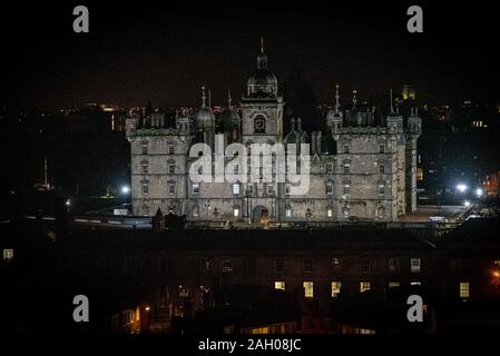 Édimbourg, Écosse 14 décembre 2018 : scène de nuit de l'Université d'Édimbourg et la ville. Banque D'Images