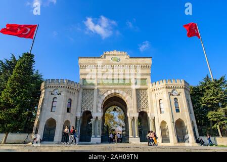 La porte principale de l'Université d'Istanbul à Istanbul, Turquie Banque D'Images