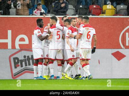 Jubilation D pour Rouwen HENNINGS (D) après son but pour 1 : 0, soccer 1. Bundesliga, 17e journée, Fortuna Dusseldorf (D) - Union Berlin (UB), le 22 décembre 2019 à Düsseldorf/Allemagne. ¬ | conditions dans le monde entier Banque D'Images