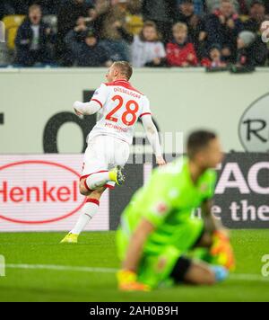 Jubilation Rouwen HENNINGS l. (D) après son but à 1 : 0, l'avant est goalwart GIKIEWICZ Rafal (UB), Soccer 1. Bundesliga, 17e journée, Fortuna Dusseldorf (D) - Union Berlin (UB), le 22 décembre 2019 à Düsseldorf/Allemagne. ¬ | conditions dans le monde entier Banque D'Images