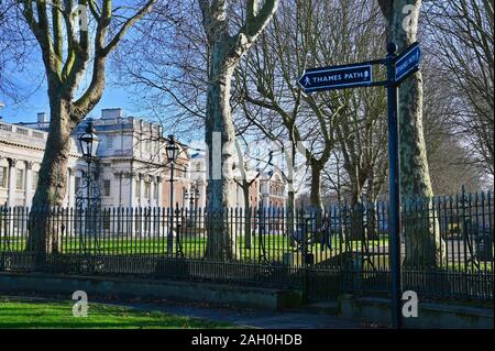 Thames Path Signe, Old Royal Naval College de Greenwich, Tamise. Londres. UK Banque D'Images