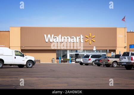 GOODLAND, USA - 25 juin 2013 : visite de Walmart Goodland, Kansas. Walmart est une société de vente au détail avec 8 970 endroits et recettes de US$ 469 b Banque D'Images