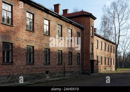 Blocs de briques résidentielles au camp de concentration d'Auschwitz, Oświęcim, Pologne Banque D'Images