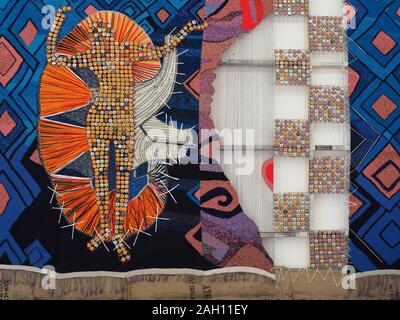 MINDELO, CAP VERT EN AVRIL 2019 : Street art sur le mur par Manuel Figueira à street, dans la ville africaine dans la journée d'été chaud et ensoleillé. Banque D'Images
