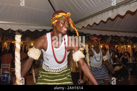 Cotonou ; Bénin ; danse ; danse ; présentation, danse tribale, la culture africaine, costume, costume de l'Afrique, Banque D'Images