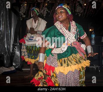 Cotonou ; Bénin ; danse ; danse ; présentation, danse tribale, la culture africaine, costume, costume de l'Afrique, Banque D'Images