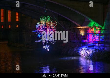 Le festival lumière annuel Bolton au moment de Noël. Bolton est une ville industrielle en Suède. Banque D'Images