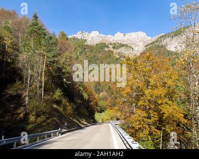 Levico, Italie : Paysage de montagne autour de Levico Terme Banque D'Images