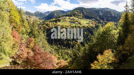 Levico, Italie : Paysage de montagne autour de Levico Terme Banque D'Images